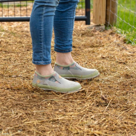 MUCKBOOT Women's Forager Low blue